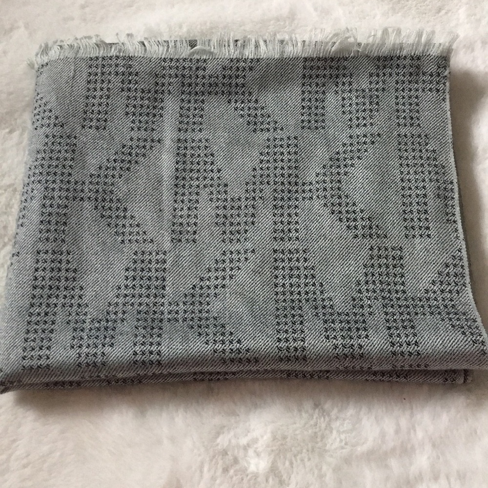 Lightweight Logo MK Scarf